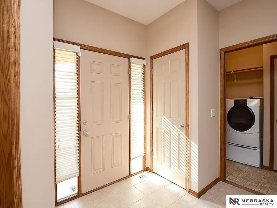 9522 Valley Road Circle, La Vista, NE 68128 - #3