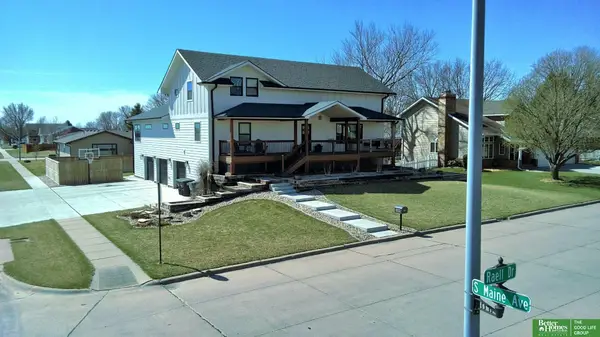 1622 Raell Drive, York, NE 68467