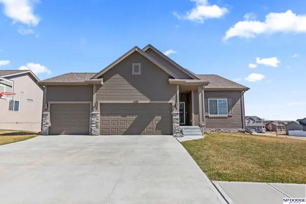 7305 N 166 Avenue, Bennington, NE 68007