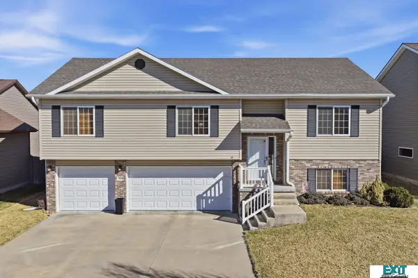 7930 Mandalay Drive, Lincoln, NE 68516