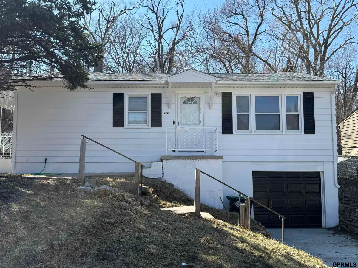 7272 N 34th Street Ne, Omaha, NE 68112 - #1