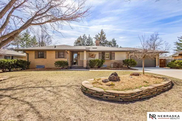 2925 Kucera Drive, Lincoln, NE 68502