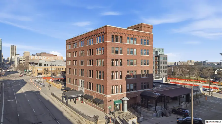 902 Dodge Street #203, Omaha, NE 68102 - #2