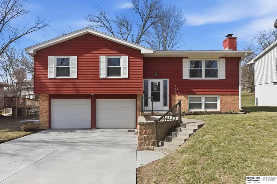 720 Leprechaun Lane, Papillion, NE 68046 - #2