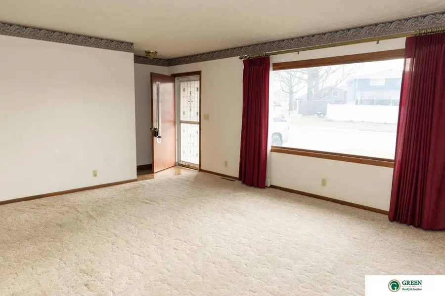 139 N Delaware Avenue, York, NE 68467 - #3