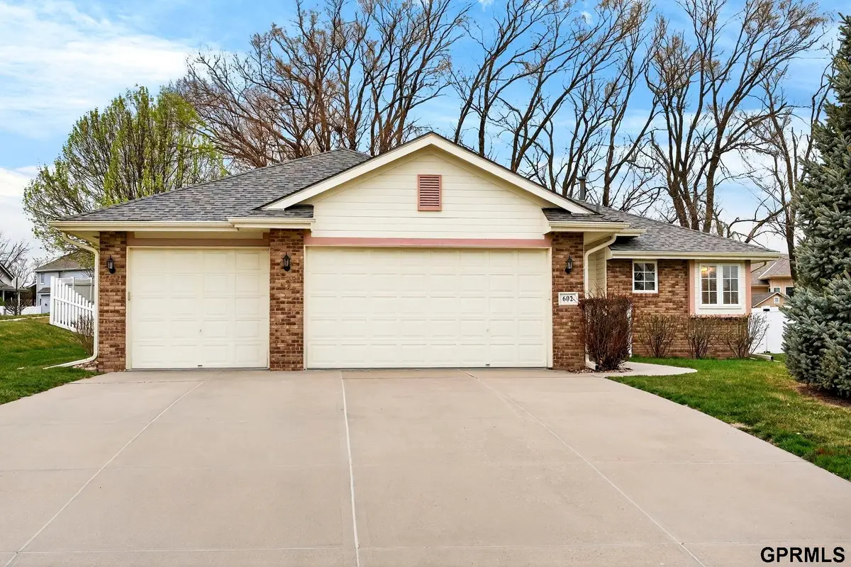602 Castle Pine Drive, Papillion, NE 68133 - #1