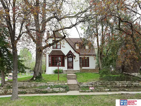 2400 Bradfield Drive, Lincoln, NE 68502