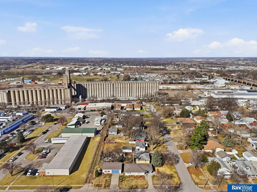 665 Sumner Street, Lincoln, NE 68502 - #3