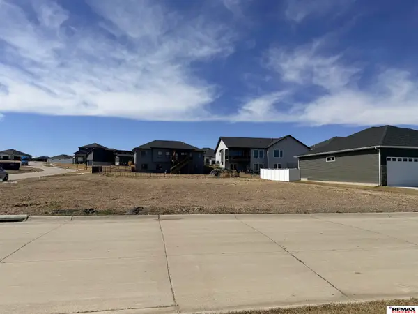 10720 Century Lane, Lincoln, NE 68527