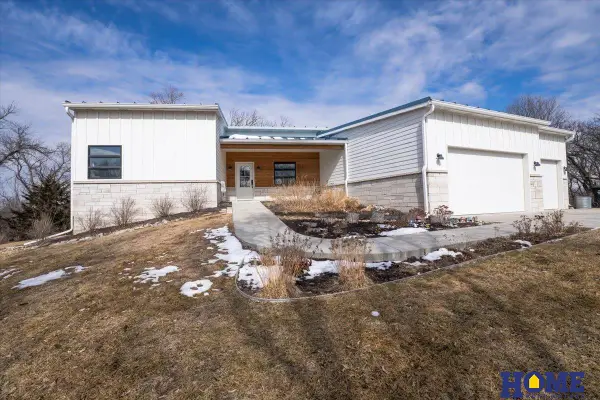 8440 Raven Drive, Louisville, NE 68037