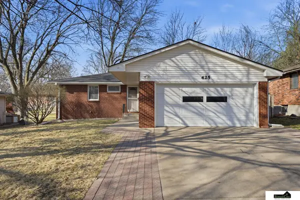 625 Sierra Drive, Lincoln, NE 68505
