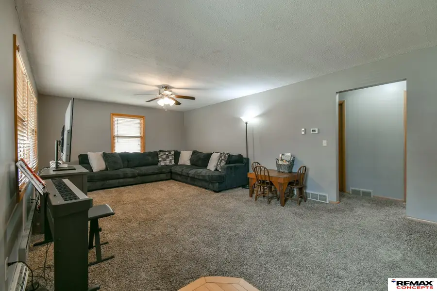 317 W E Street, Elmwood, NE 68349 - #3