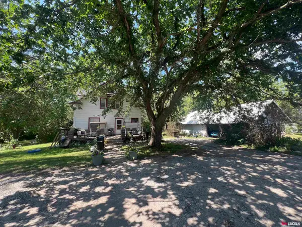 541 Chestnut Street, Hickman, NE 68372