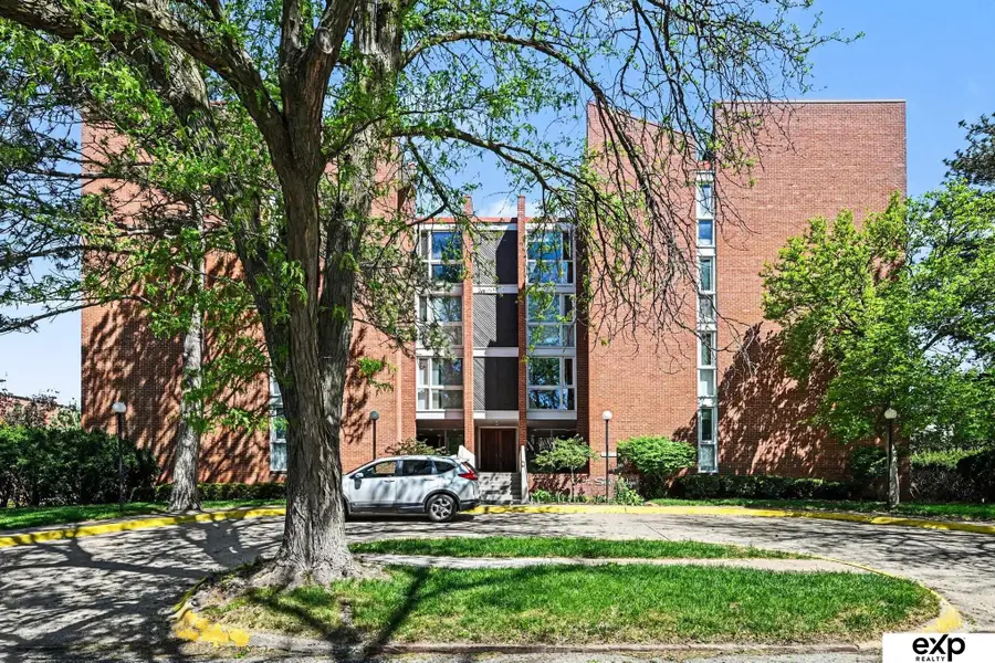 3702 Jackson Street #201, Omaha, NE 68105 - #2