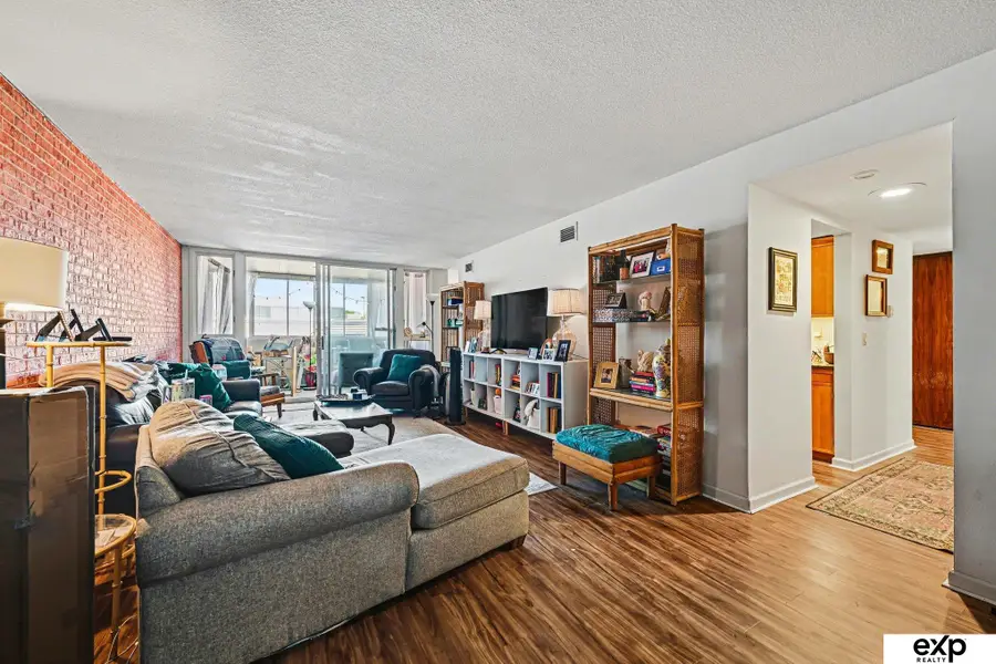 3702 Jackson Street #201, Omaha, NE 68105 - #3