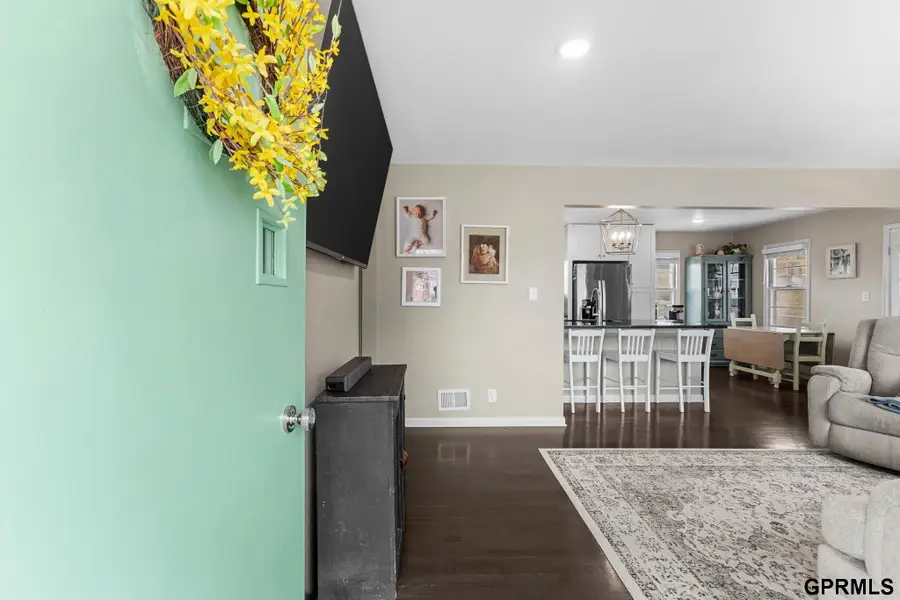 8022 Valley Street, Omaha, NE 68124 - #2