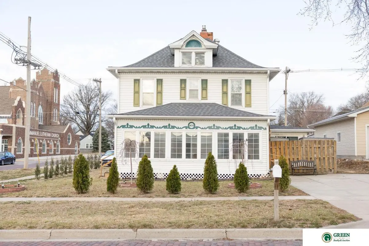 901 N Platte Avenue, York, NE 68467 - #1