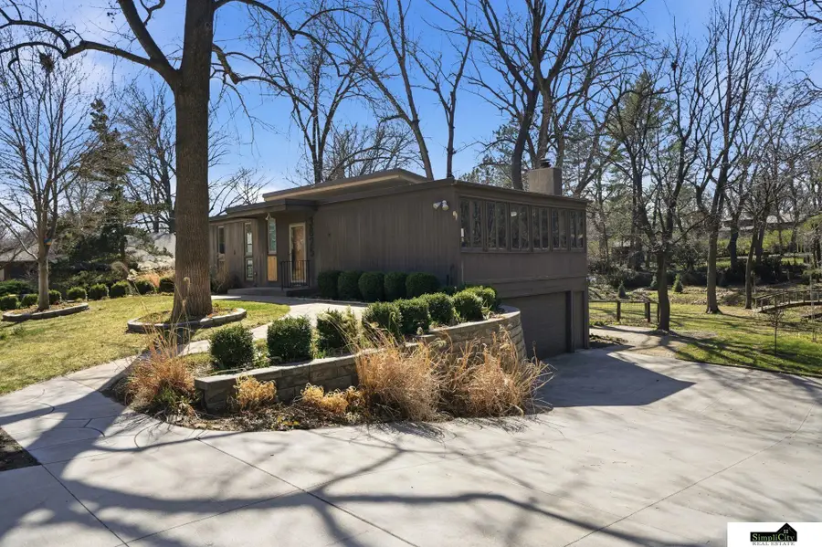 3825 S 39th Street, Lincoln, NE 68506 - #3