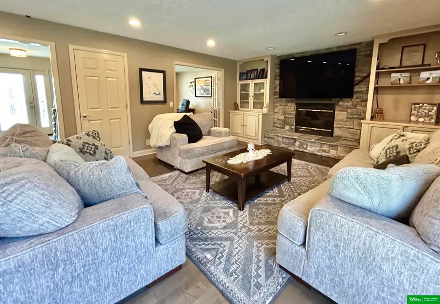 555 S 157th Avenue Circle, Omaha, NE 68118 - #2