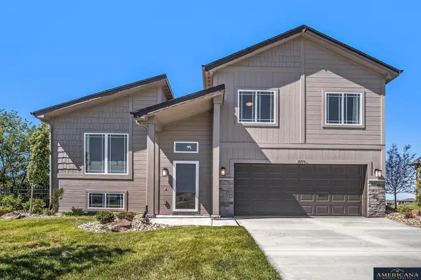 10710 Portage Drive, Papillion, NE 68046