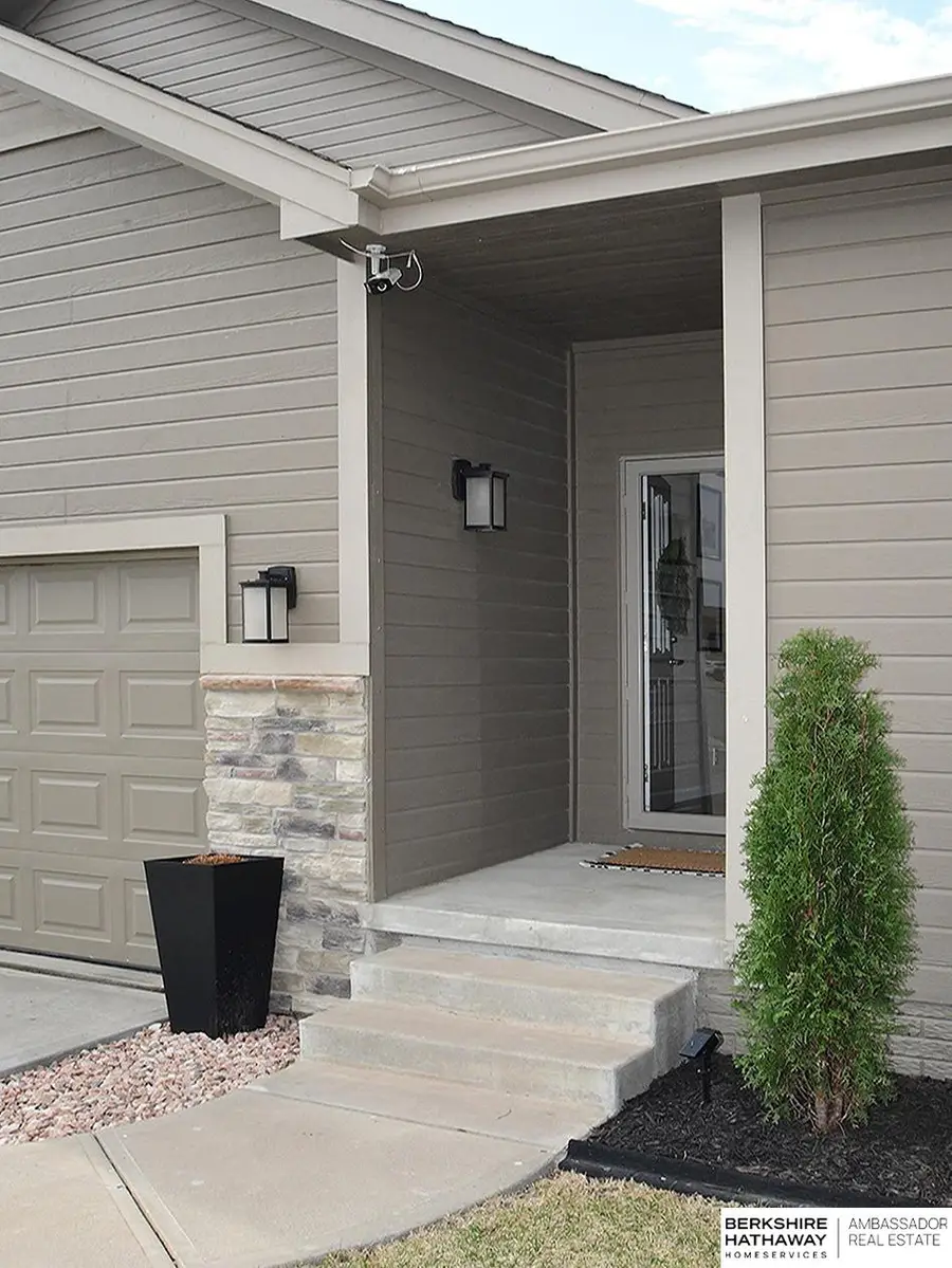 19105 Greenleaf Street, Omaha, NE 68136 - #3