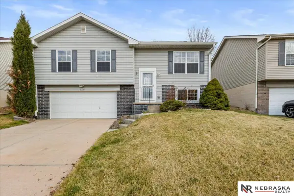 16530 Burdette Street, Omaha, NE 68116