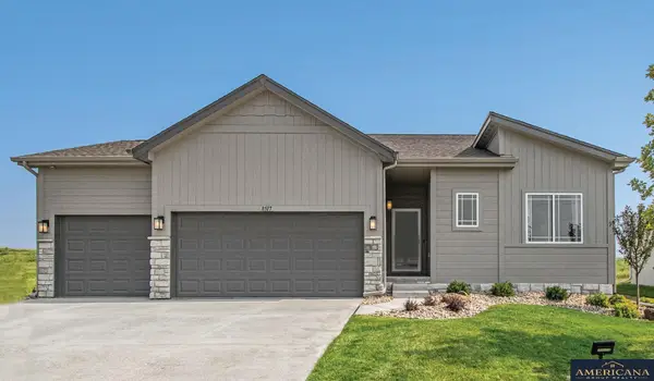 8006 N 113 Street, Omaha, NE 68142