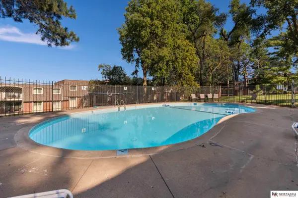 12025 Pierce Plaza #323, Omaha, NE 68144