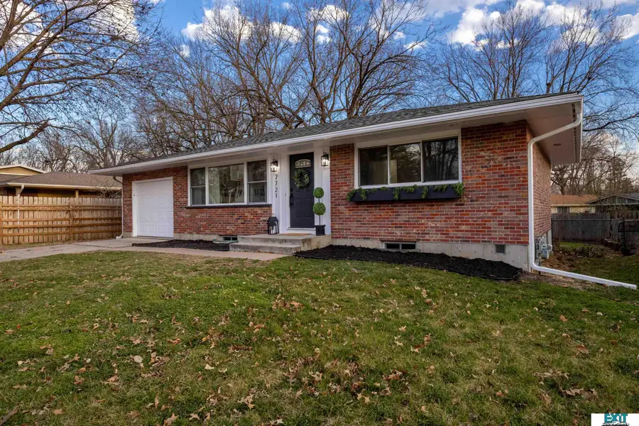 7721 Hickory Lane, Lincoln, NE 68510 - #2