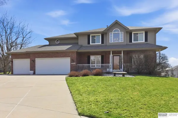 18205 Cedar Circle, Omaha, NE 68130