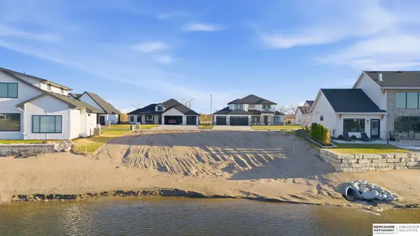 28536 Jessie Circle, Valley, NE 68064