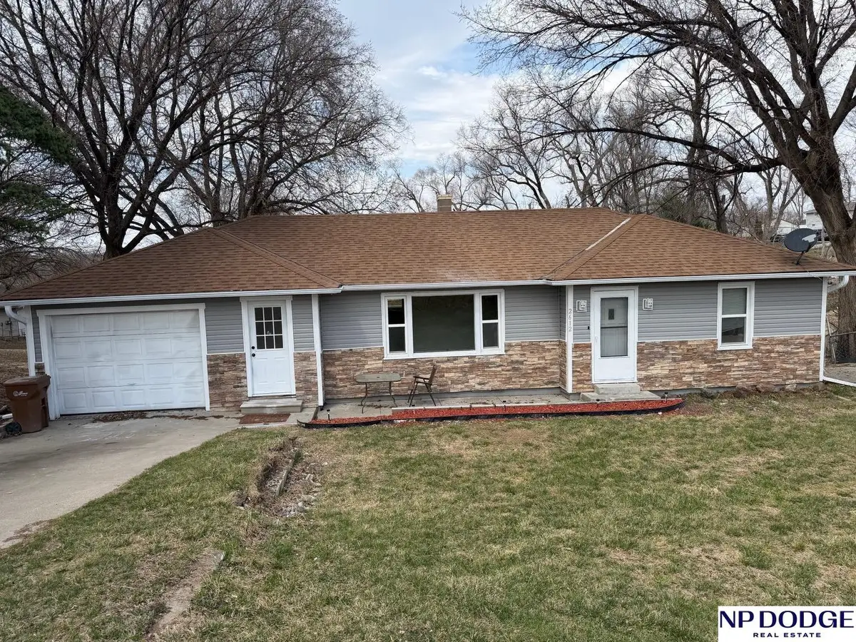 2612 Chandler Road W, Bellevue, NE 68147 - #1