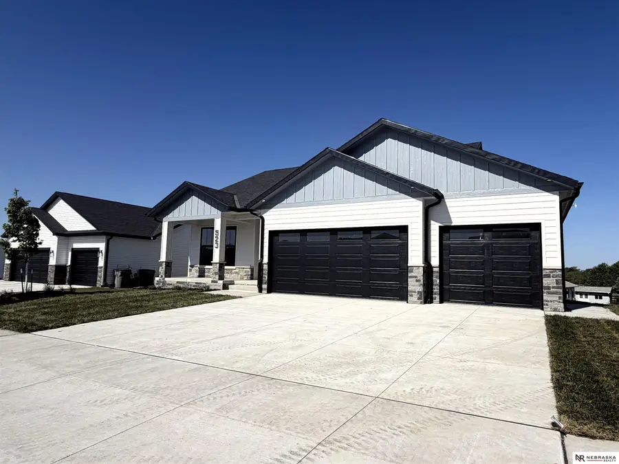 523 Woodsage Road, Seward, NE 68434 - #2