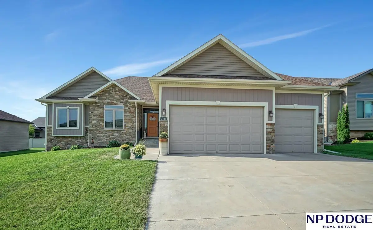 2841 Valley Stream Drive, Lincoln, NE 68516 - #1