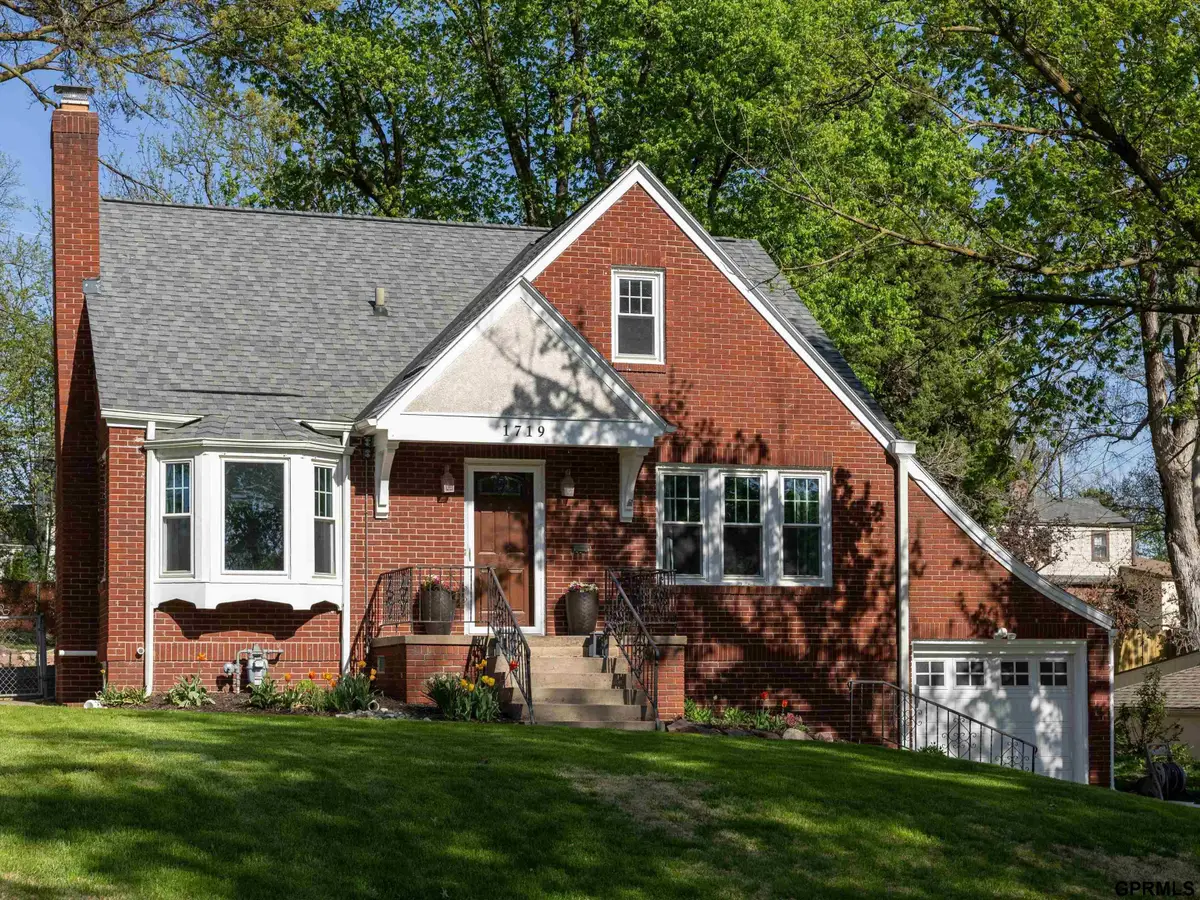 1719 N 54 Street, Omaha, NE 68104 - #1