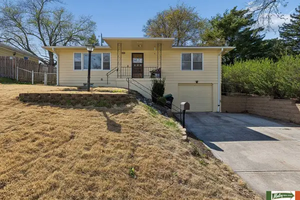 3056 S 46 Avenue, Omaha, NE 68106