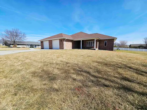 906 N Gray Avenue, Sutton, NE 68979