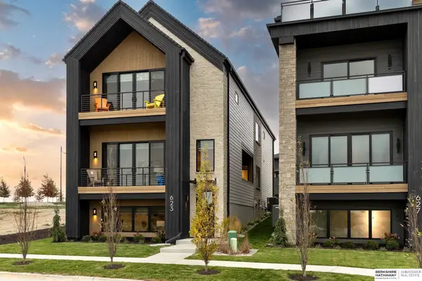 623 S 148 Street, Omaha, NE 68154