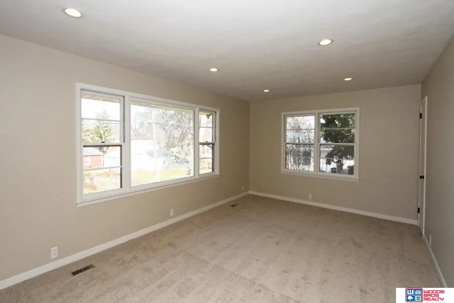2525 S 35th Street, Lincoln, NE 68506 - #3