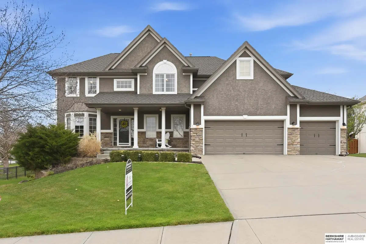 1006 Bailey Drive, Papillion, NE 68046 - #1