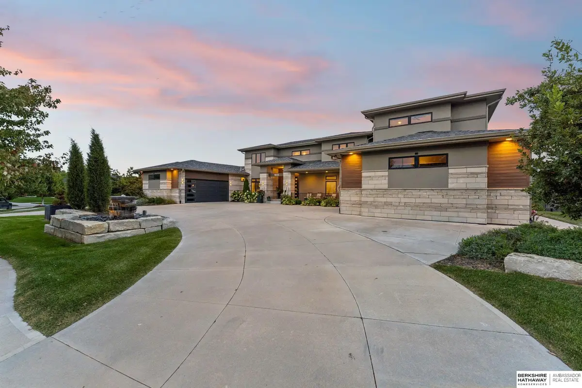 1605 S 219th Avenue, Elkhorn, NE 68022 - #1