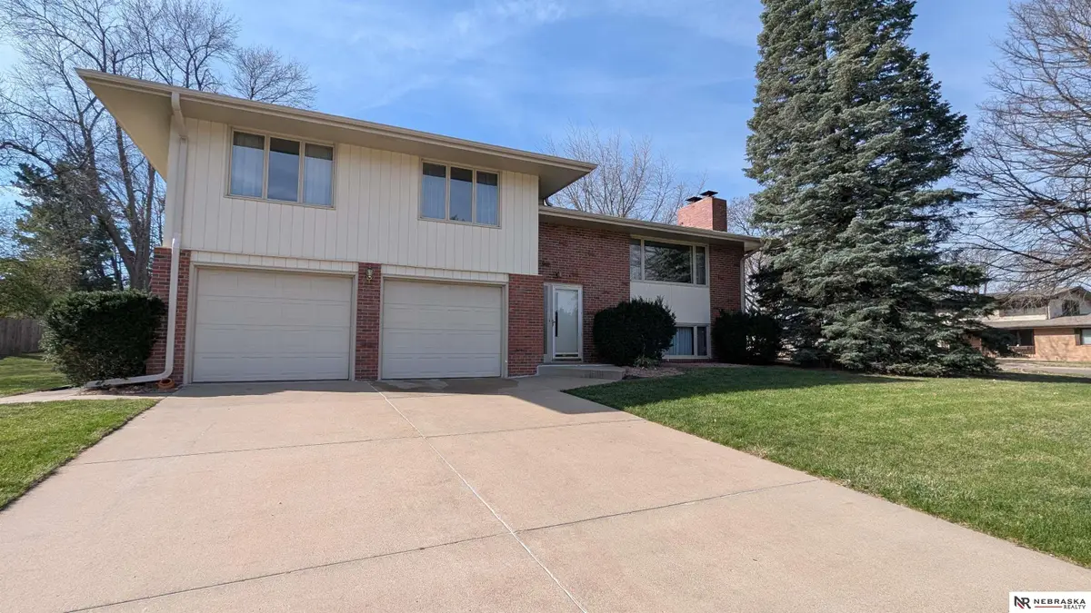 8001 Sandalwood Drive, Lincoln, NE 68510 - #1