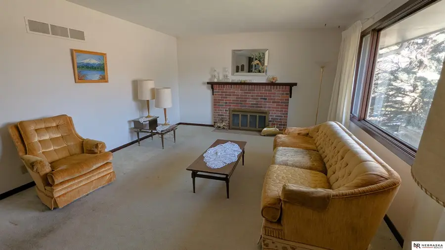 8001 Sandalwood Drive, Lincoln, NE 68510 - #2