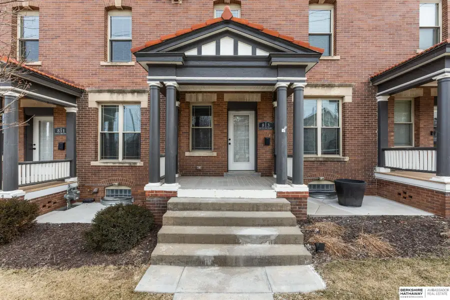 813 S 33rd Street, Omaha, NE 68105 - #2