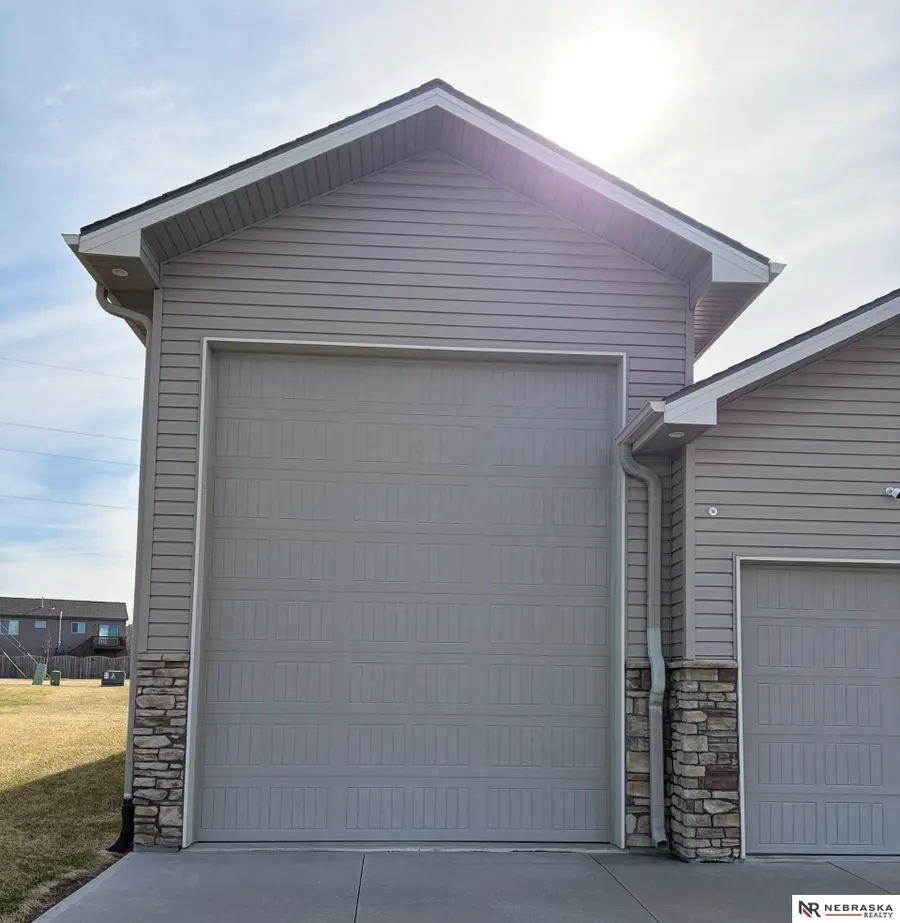 4905 Waterford Avenue, Bellevue, NE 68123 - #2