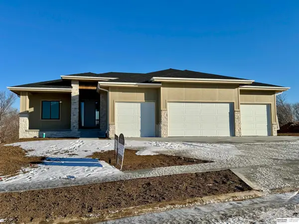 8958 Von Street, Papillion, NE 68046