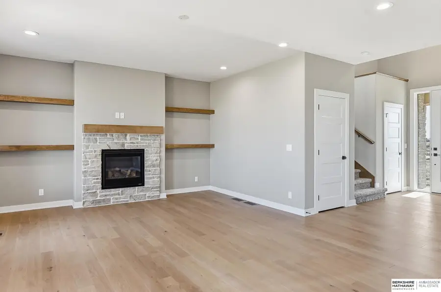 20152 T Street, Omaha, NE 68135 - #3