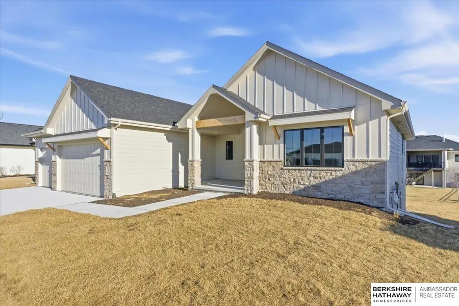 5439 Kestrel Parkway, Elkhorn, NE 68022 - #3