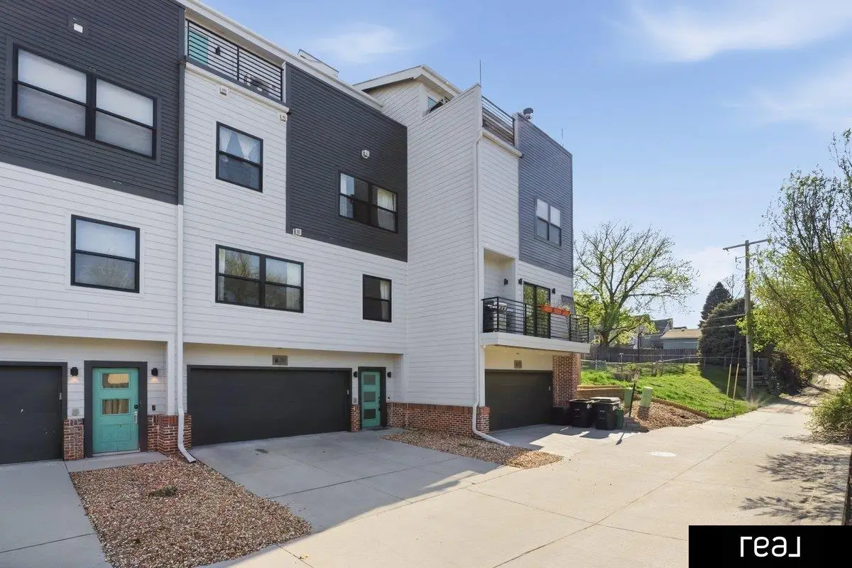 3117 Mayberry Plaza, Omaha, NE 68105 - #1