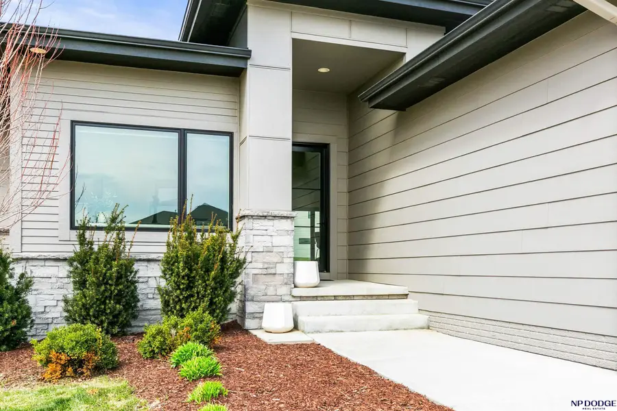 21060 Joseph Street, Elkhorn, NE 68022 - #2